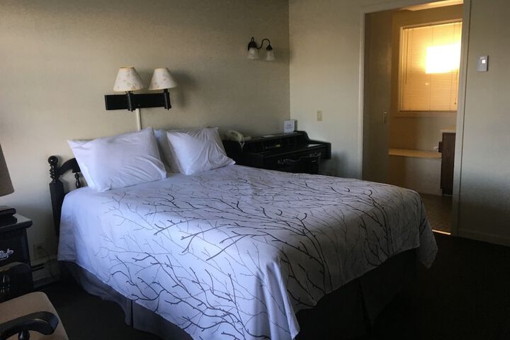 Room 9 of 26