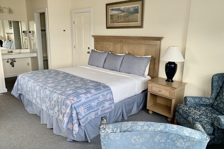 Room 32 of 80