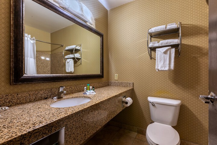 Room 124 of 170