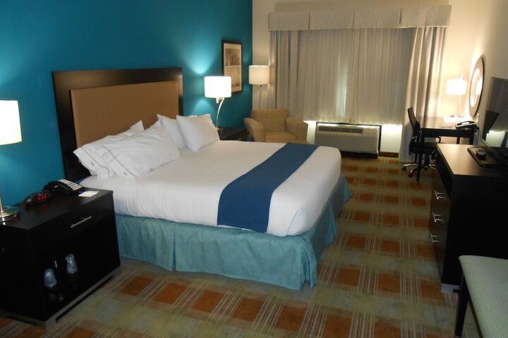 Room 18 of 36