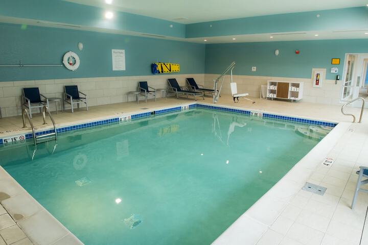 Holiday Inn Express & Suites Warsaw - E Center by IHG