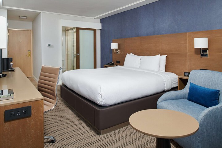 DoubleTree by Hilton Torrance - South Bay