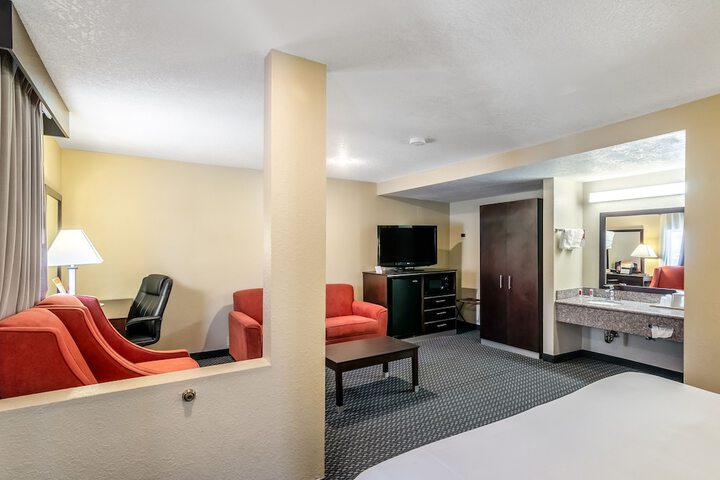 Room 9 of 37