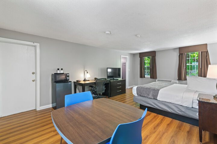 Room 27 of 34