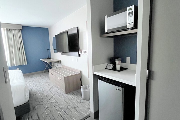 Room 41 of 65