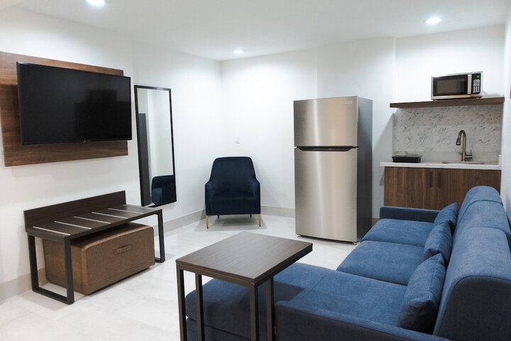 Room 25 of 47