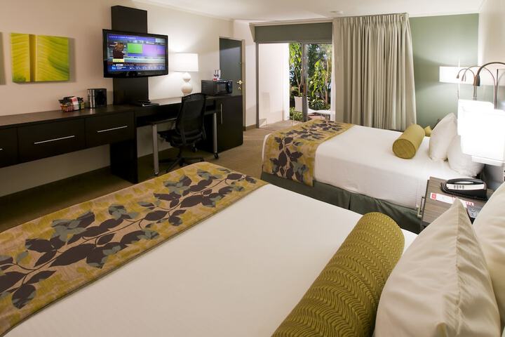Oasis Hotel & Convention Center an Ascend Collection Hotel