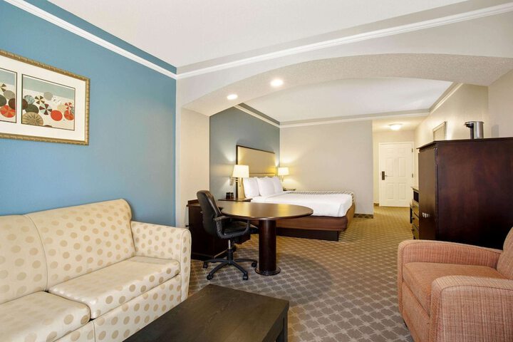 Room 48 of 78