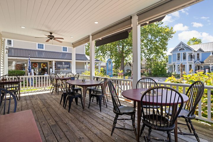 Artists Colony Inn