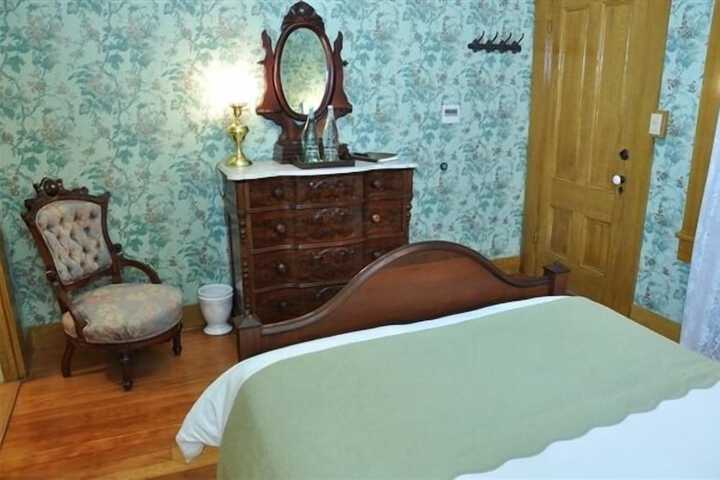Room 30 of 72