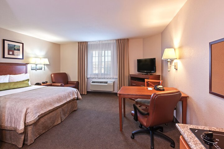 Candlewood Suites Pearland by IHG