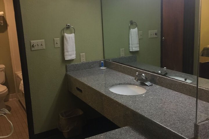 Room 13 of 35