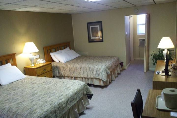 Room 32 of 47