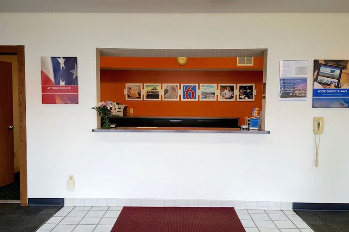 Motel 6 Saukville WI