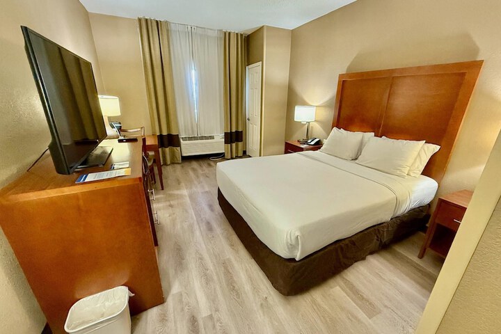 Comfort Inn Gurnee near Six Flags