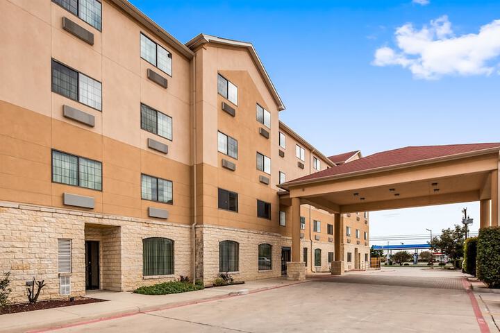 Best Western Windsor Pointe Hotel & Suites-Frost Bank Center