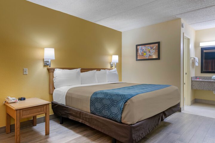 Room 17 of 23