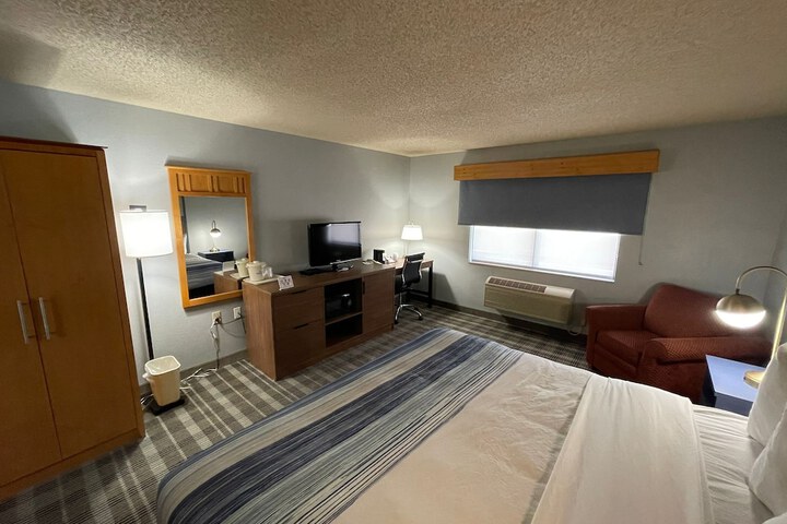 Room 42 of 111