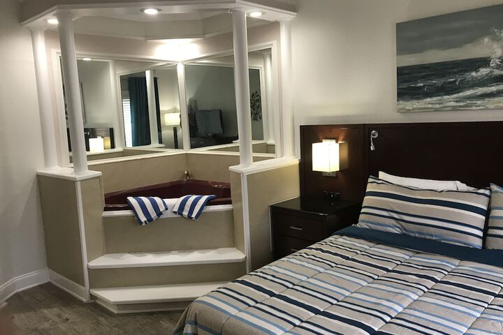 Room 33 of 76