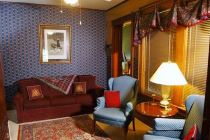 Arbor Hill Inn