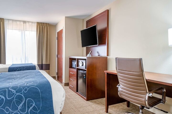Room 33 of 46