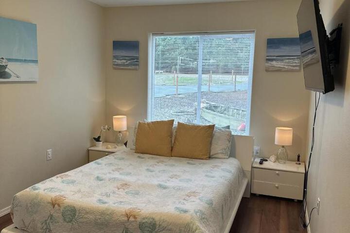 Gearhart Lakefront Vacation Rental