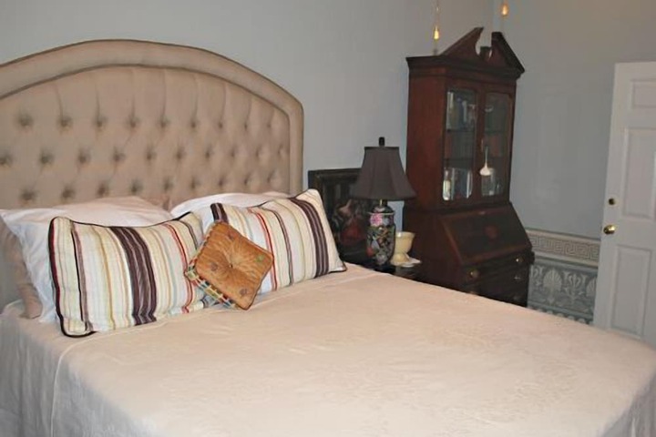 Stay Fairfield - Fairfield Place and Fairfield Manor Bed & Breakfast