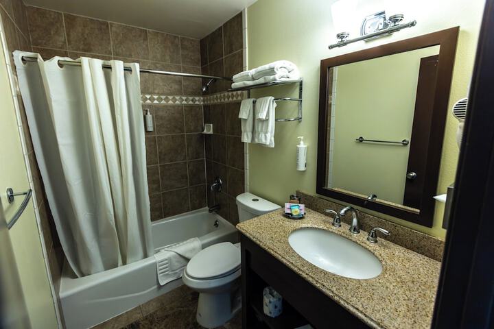 The Mammoth Creek Inn