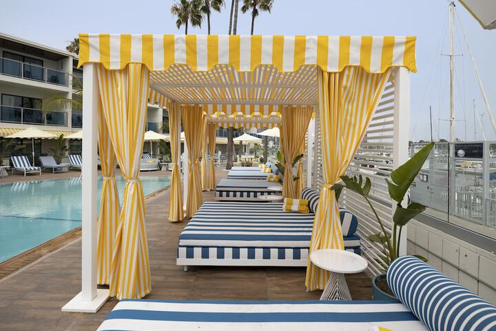 Sundeck 64 of 70
