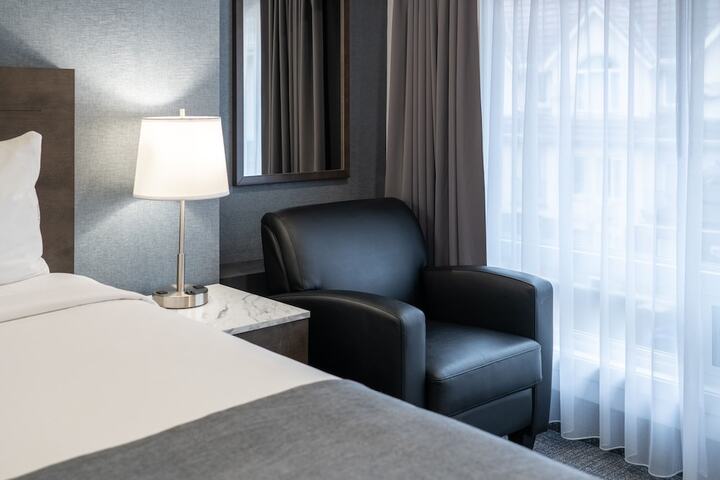 Room 50 of 60