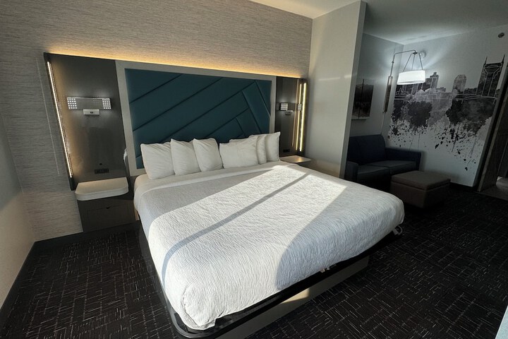 Room 19 of 49