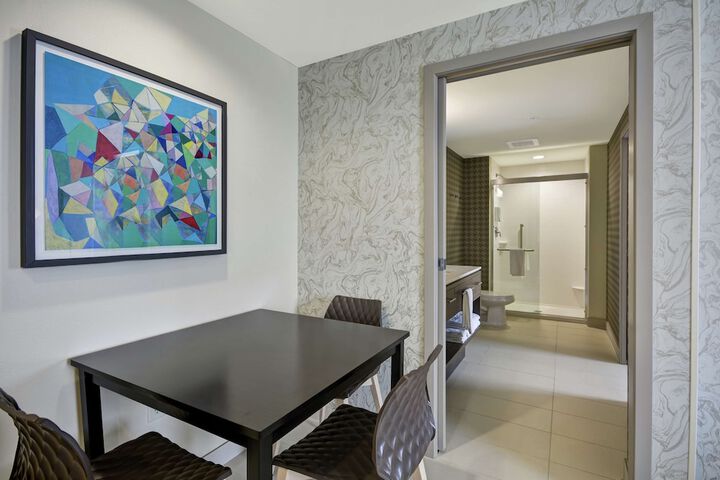 Room 19 of 40