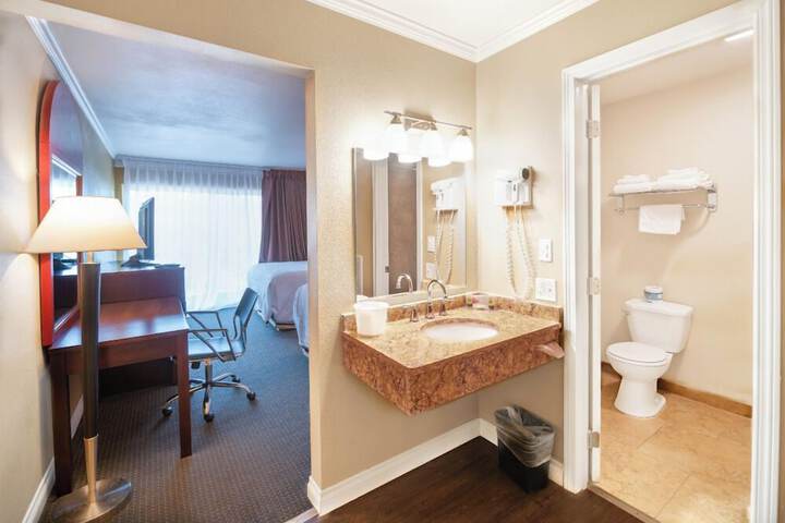 Pullman Garden Inn