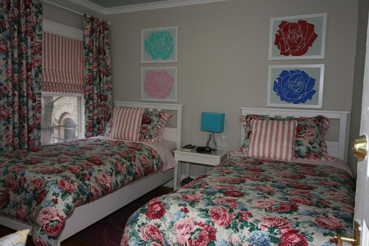 Room 14 of 37