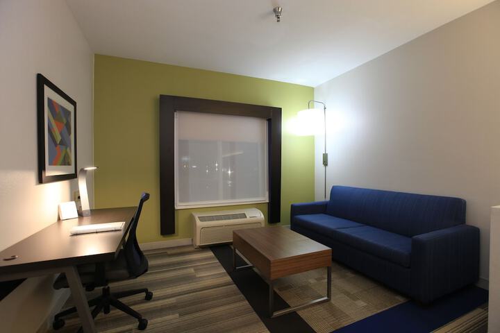 Room 41 of 90