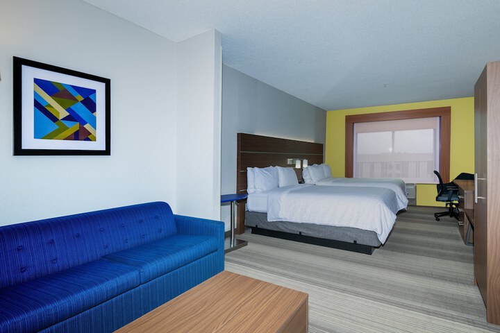 Holiday Inn Express Hotel & Suites Woodbridge by IHG
