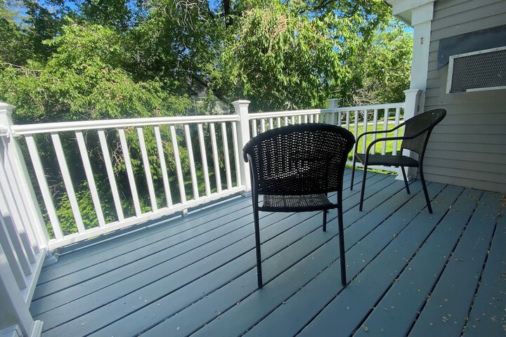 The James Place Inn B & B