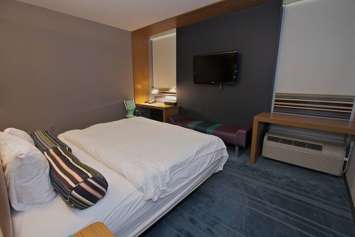 Room 28 of 50