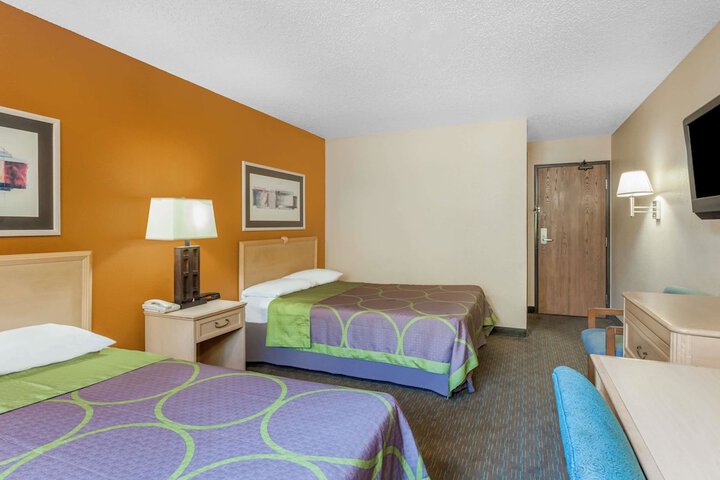 Room 8 of 13