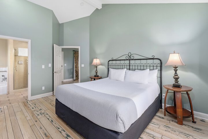 Cambria Pines Lodge