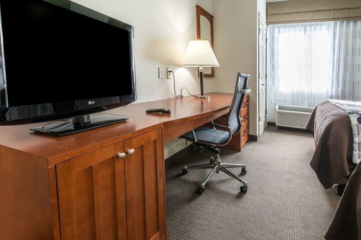 Room 27 of 72