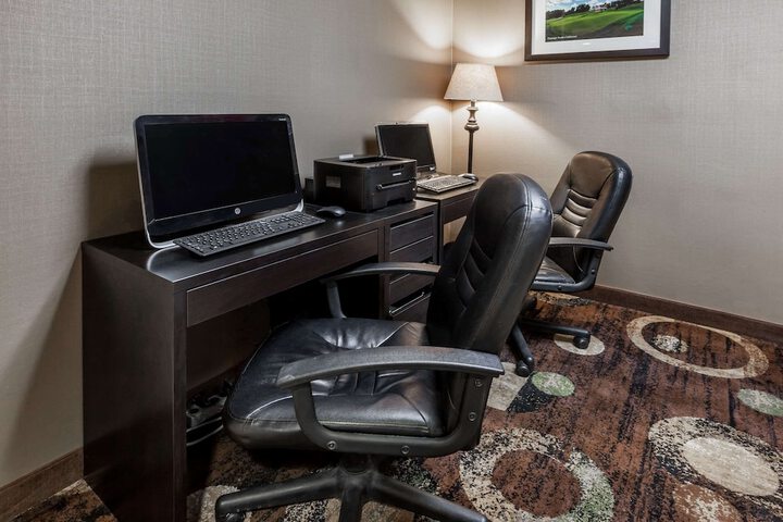 Business Center 18 of 18
