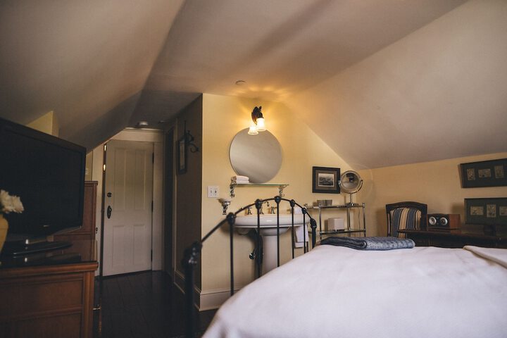 Room 16 of 24