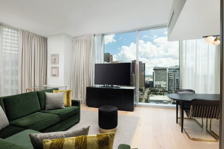 The Laura Hotel Houston Downtown, Autograph Collection