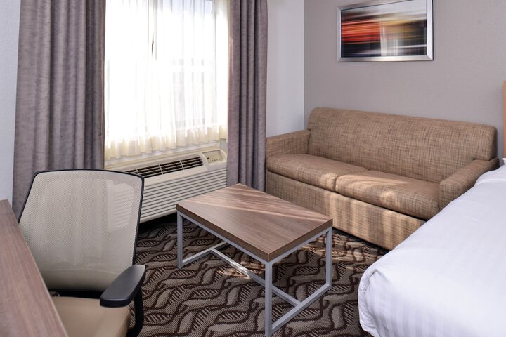 Room 15 of 40