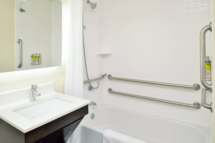 Room 42 of 49