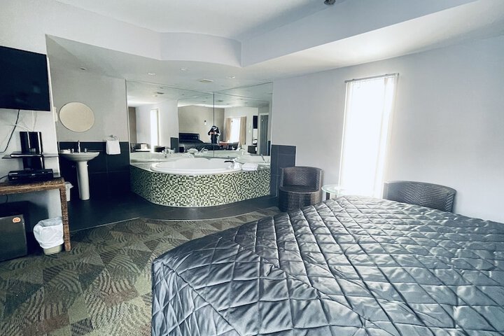 Falcon Motel Brossard