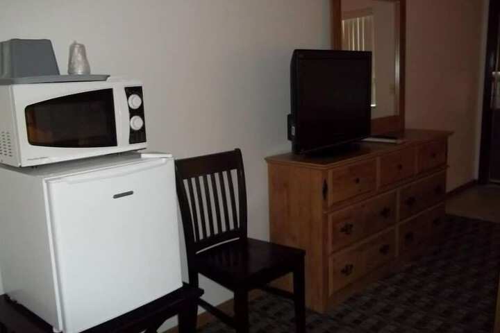 Burke Inn Motel & Suites