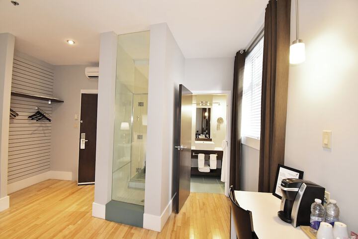 Room 15 of 50