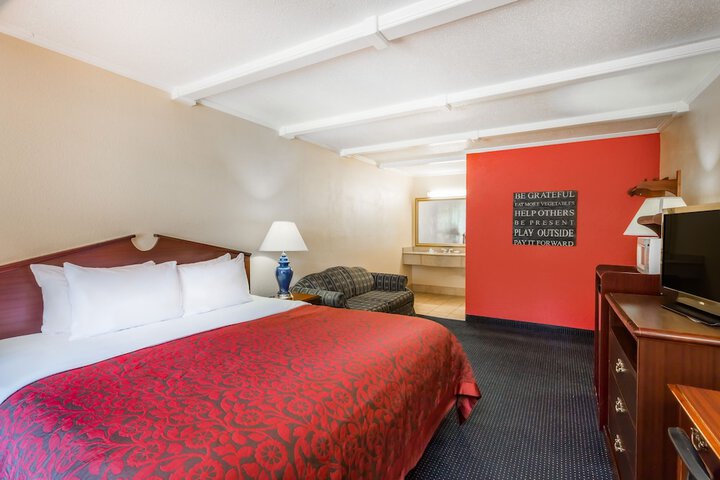 Room 8 of 39